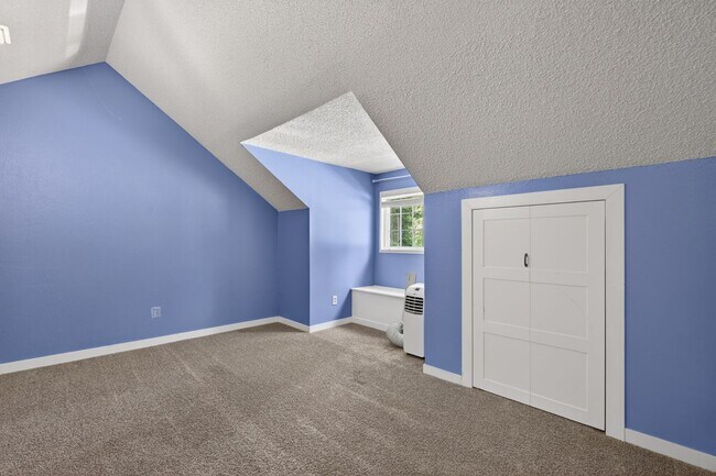 Building Photo - The Ultimate Gig Harbor Retreat!