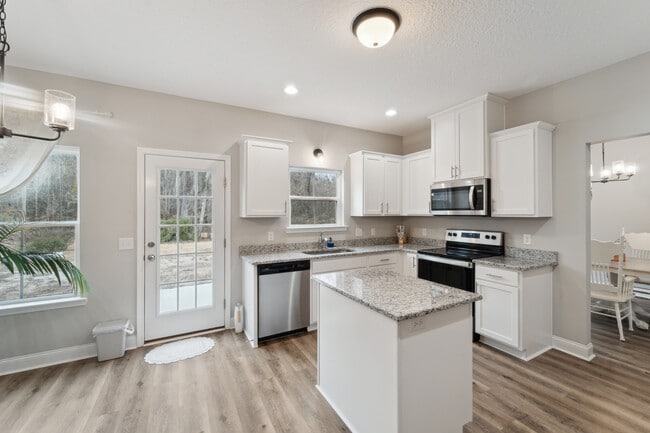 Building Photo - 601 Meloney Dr