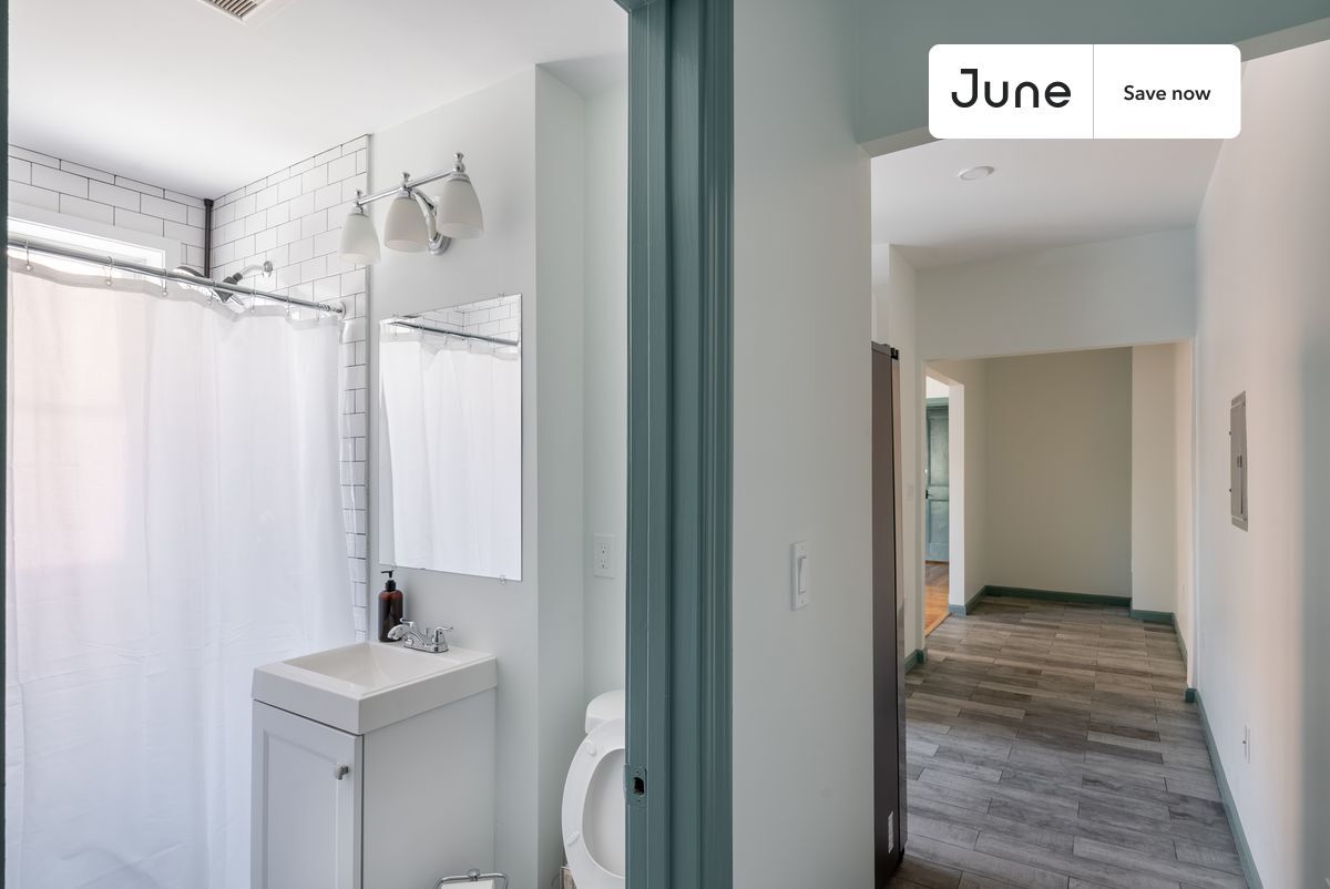 Building Photo - 100 Washington St