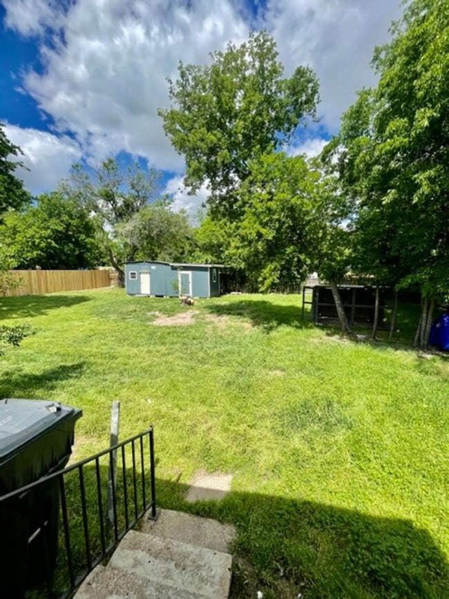 Building Photo - 2605 Speight Ave