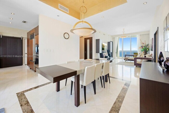 Building Photo - 16001 Collins Ave
