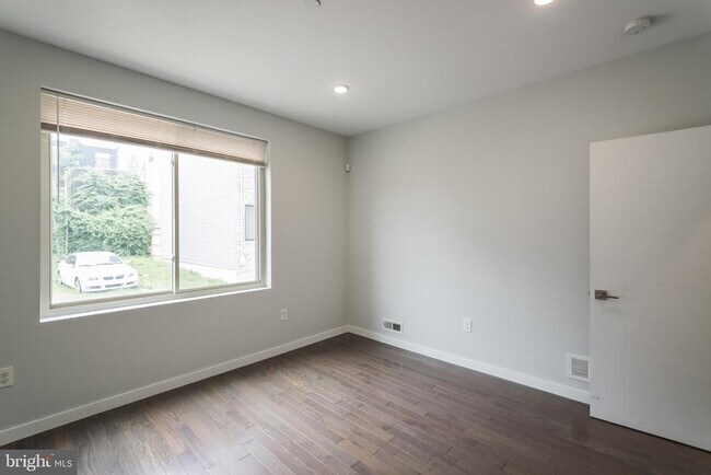 Building Photo - 1524 N 8th St