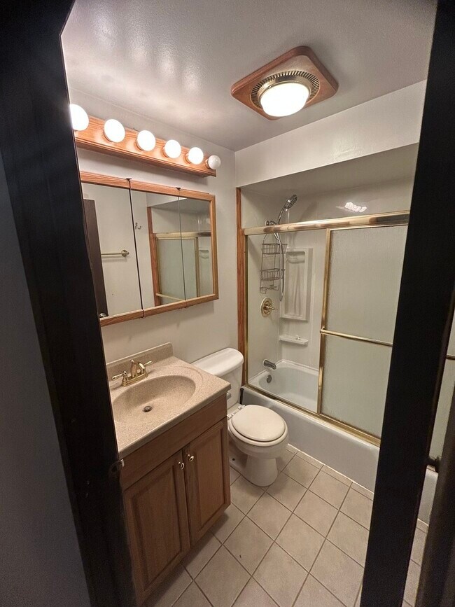 Building Photo - 6700 W 64th Pl