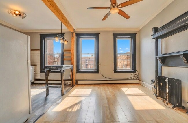 Building Photo - 388 Baldwin Ave