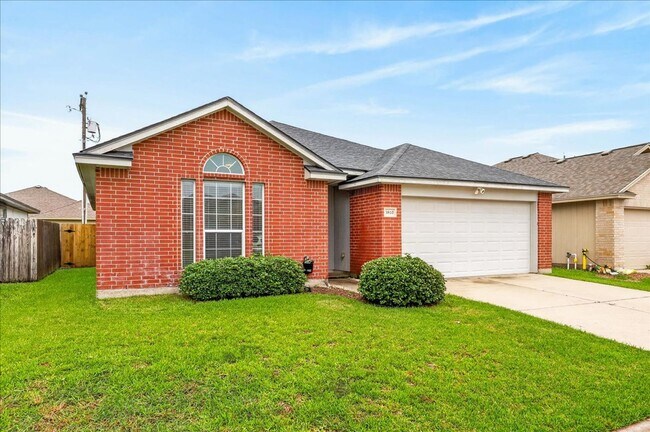 Building Photo - 3810 Los Arroyos Dr