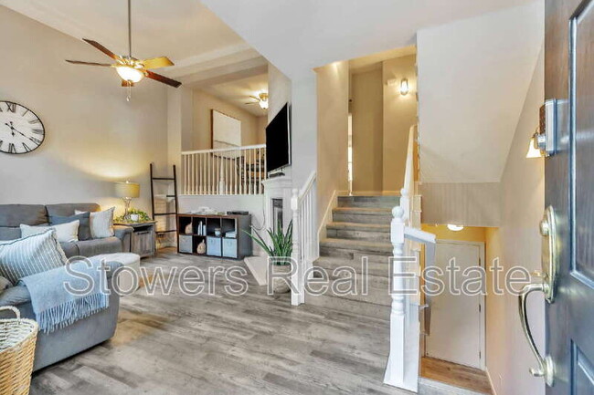 Building Photo - 3744 Whitworth Dr