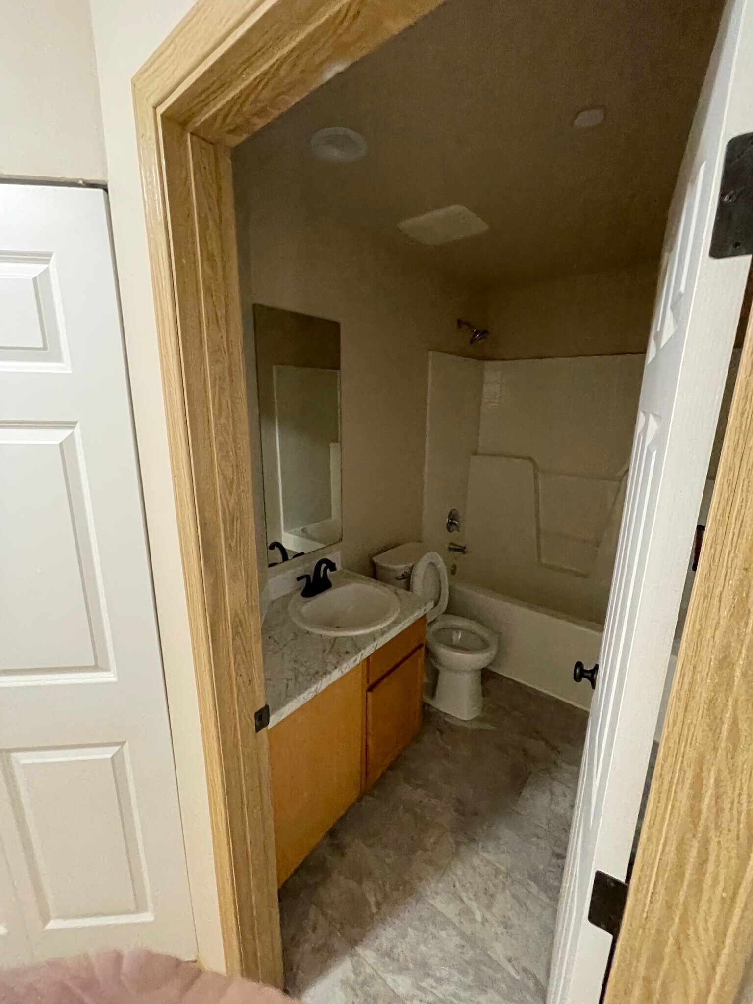 Building Photo - 3010 Everett Ave