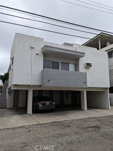 Building Photo - 11942 Darlington Ave