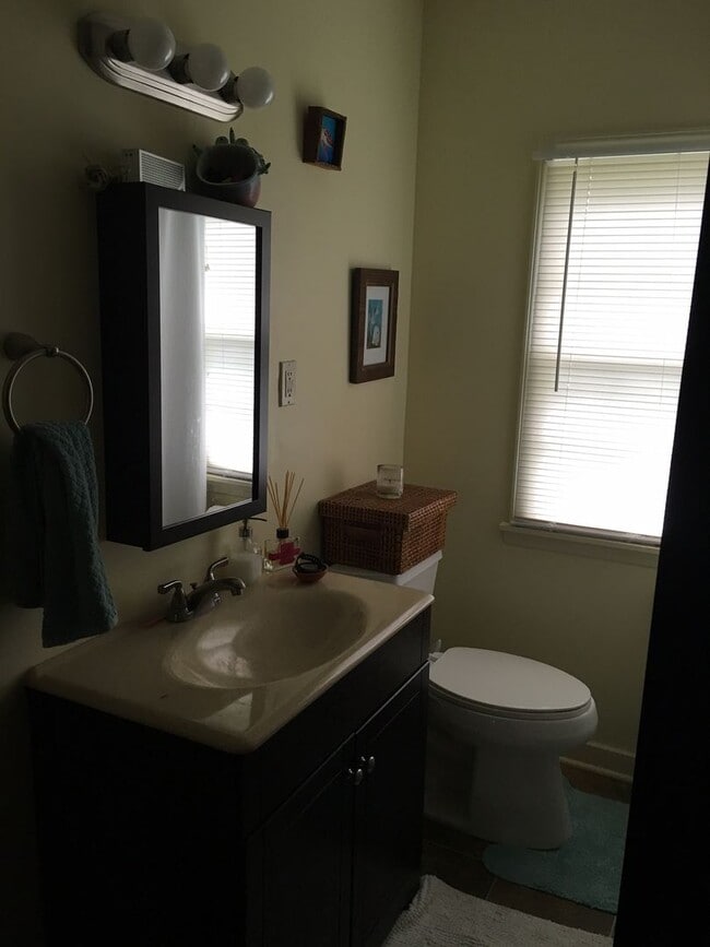 Building Photo - Minnetonka Home for Rent