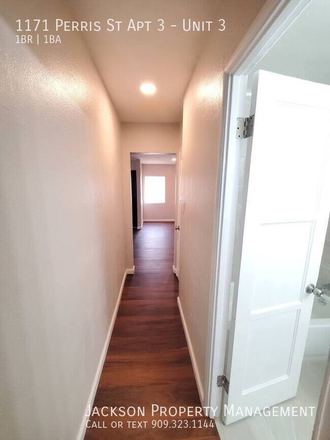 Building Photo - 1171 N Perris St