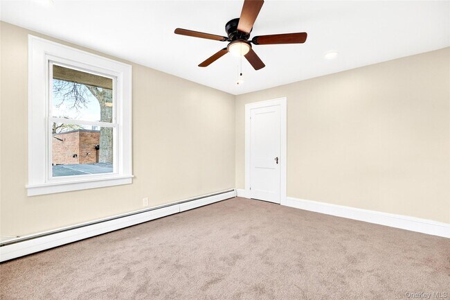 Building Photo - 98 S Main St