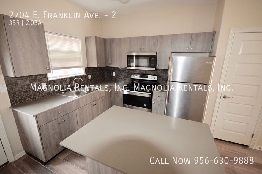 Building Photo - 2704 E Franklin Ave