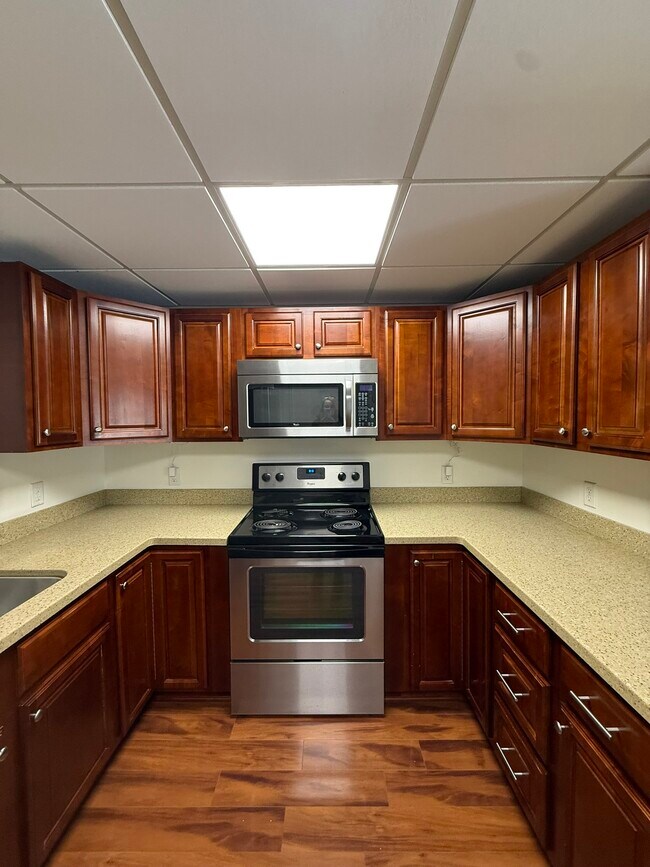 Building Photo - 507 Glendale Dr