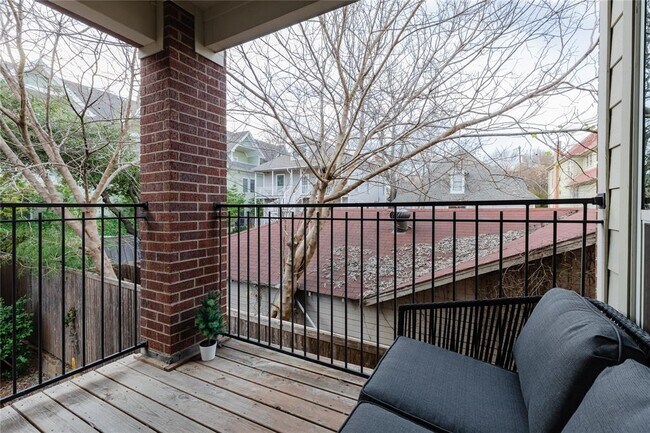 Building Photo - 2619 Colby St