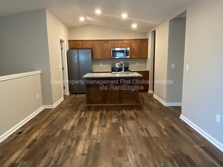 Building Photo - 10607 E Kinkaid Cir
