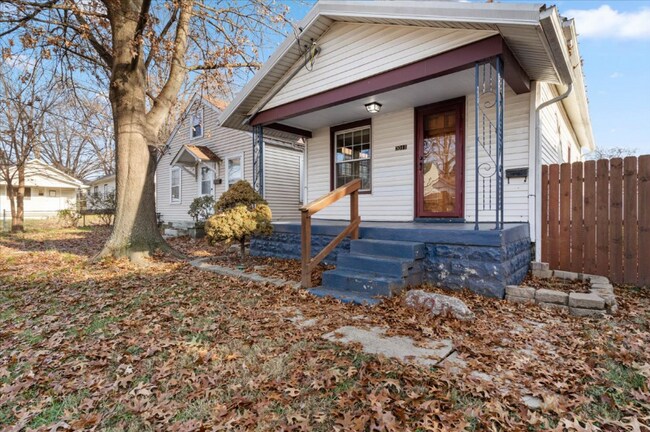 Building Photo - 3011 Montana Ave