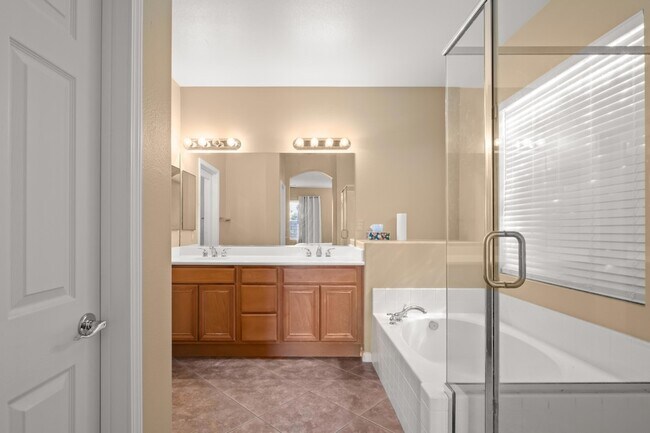 Building Photo - 82013 Cochran Dr