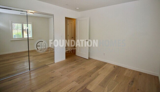 Building Photo - Remodeled 4BD/2BA in Prime Tiburon Locatio...