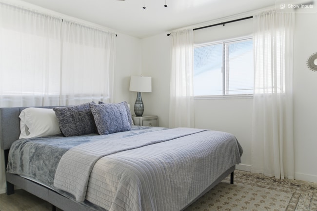 Building Photo - 4787 N Canyon Rd