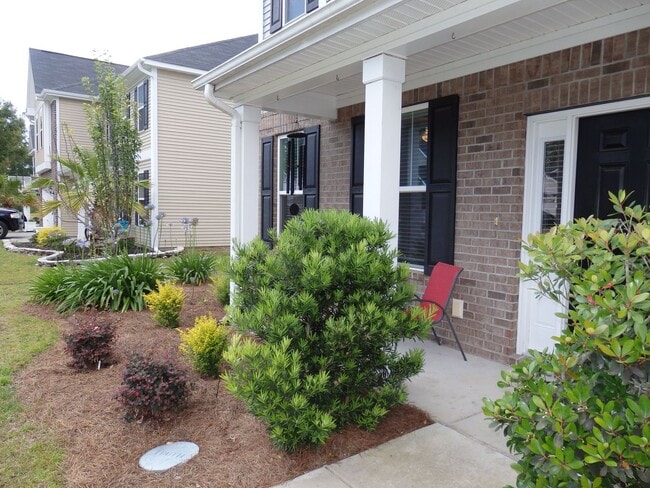 Building Photo - Look No Further. You Have Found Home!!! Av...