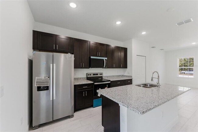 Building Photo - 627 W Glenhaven Dr