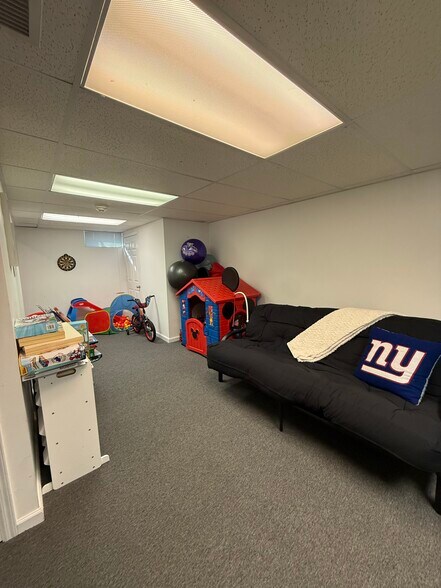 Building Photo - 334 Bowler Ct