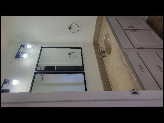 Building Photo - 400 Maxine Ave