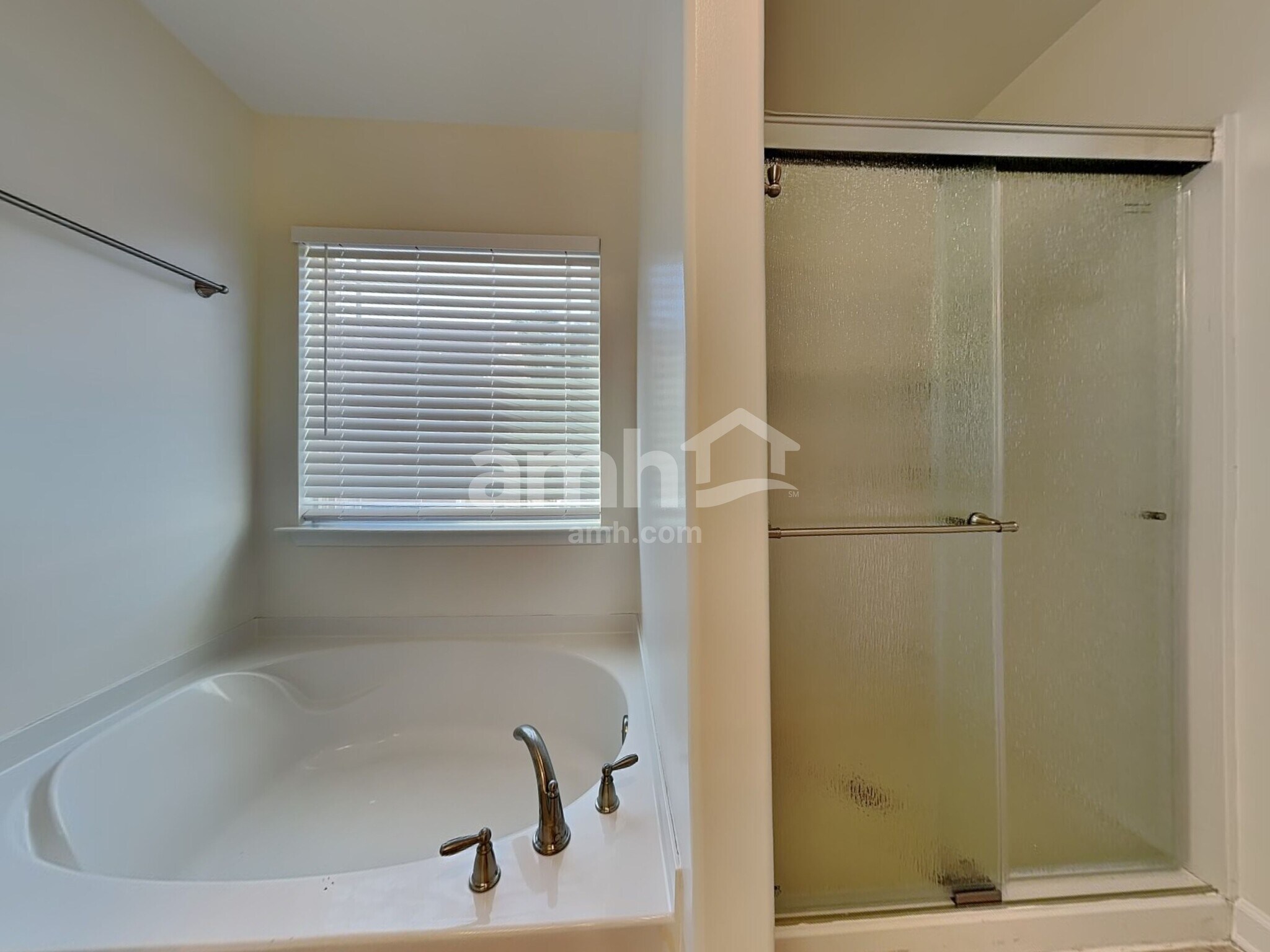 Building Photo - 105 Summer Hill Ct
