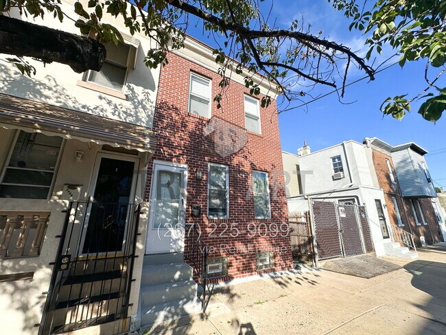 Building Photo - 1867 E Wensley St