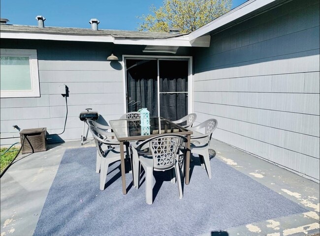 Building Photo - 3406 Maywood Dr