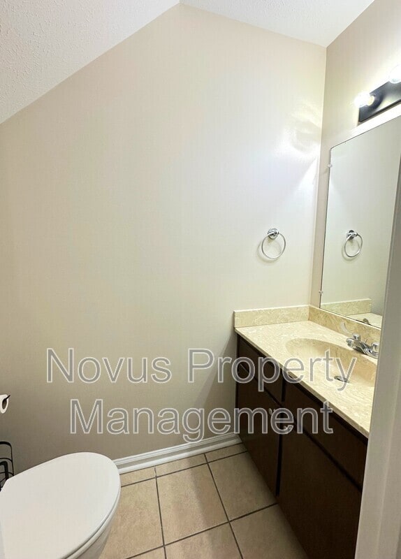 Building Photo - 104 Wrenwood Ln