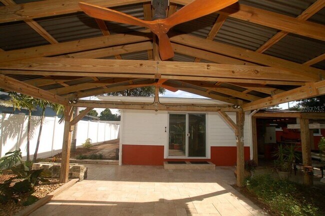 Building Photo - 468 Limewood Ave