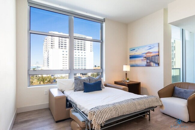 Building Photo - 777 N Ocean Dr