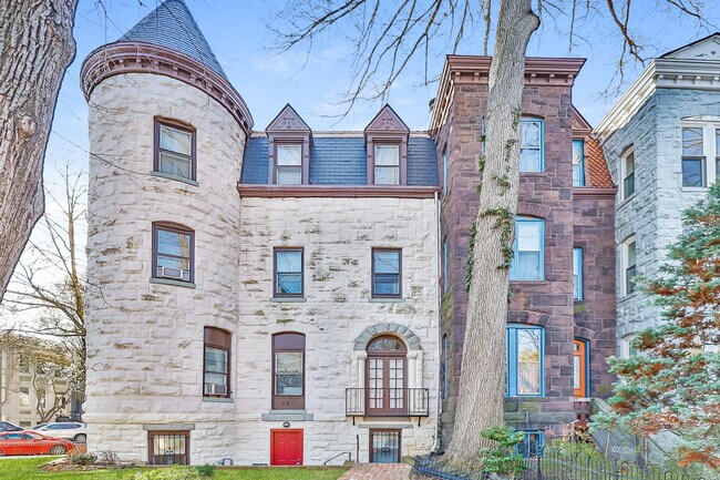 Building Photo - 821 North Carolina Ave SE