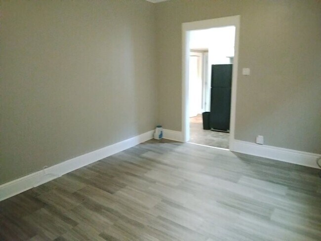 Building Photo - 28 Rowley St