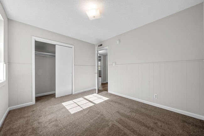 Building Photo - 3 Bedroom Pet Friendly Home For Rent!