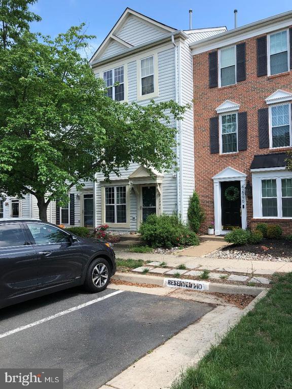 Building Photo - 42994 Beachall St