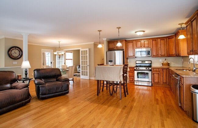 Building Photo - 88 Hyde St