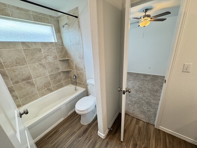 Building Photo - 237 Escondido Cir