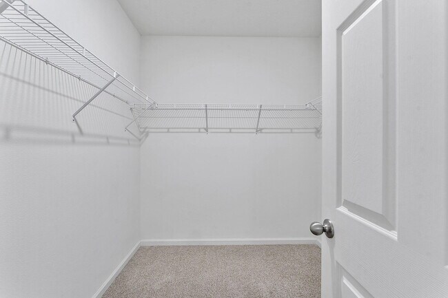 Building Photo - 357 SE Oakridge Dr