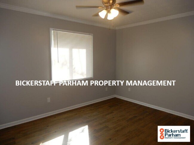 Building Photo - Brick Home Located Off Of Schatulga Rd! Wi...