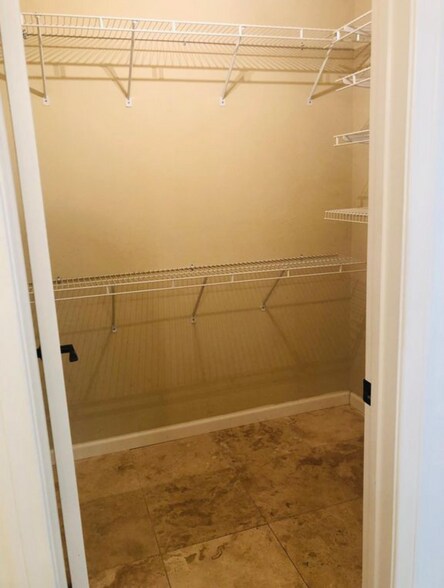Walk In Closet - 3215 Costa Alta Dr