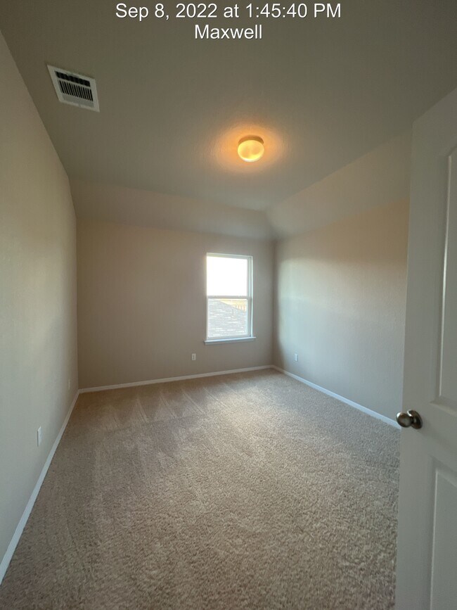 Building Photo - 194 Living Reef Dr