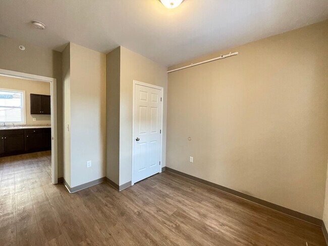 Building Photo - 463 Beech St