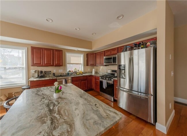 Building Photo - 74 Pitman St