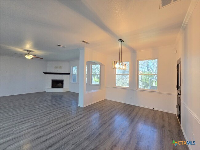 Building Photo - 1518 Indian Camp Trail