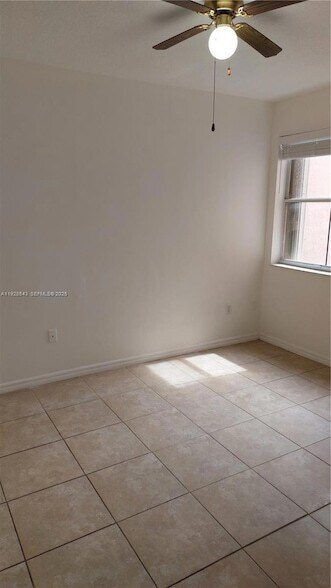 Building Photo - 6560 NW 114th Ave