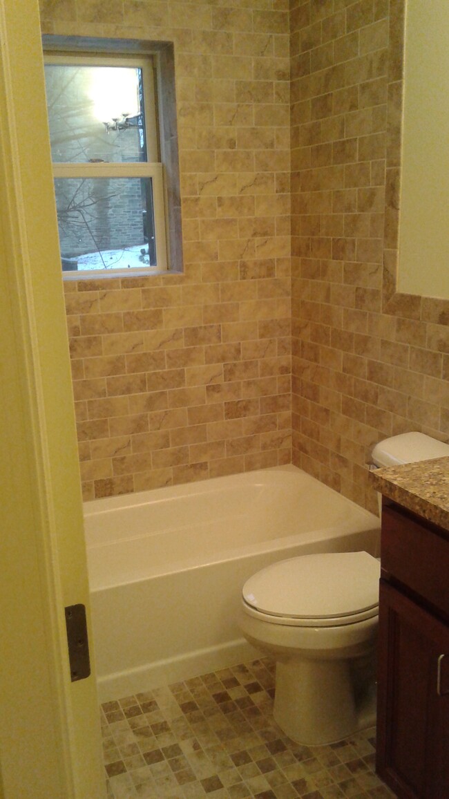 Tub/ Shower, Hall Bath - 1600 Church Rd