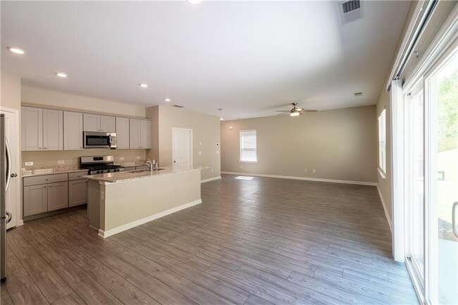 Building Photo - 2088 Nuthatch Dr