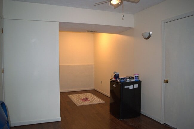 Building Photo - Great 3 Bed 2 Bath House!